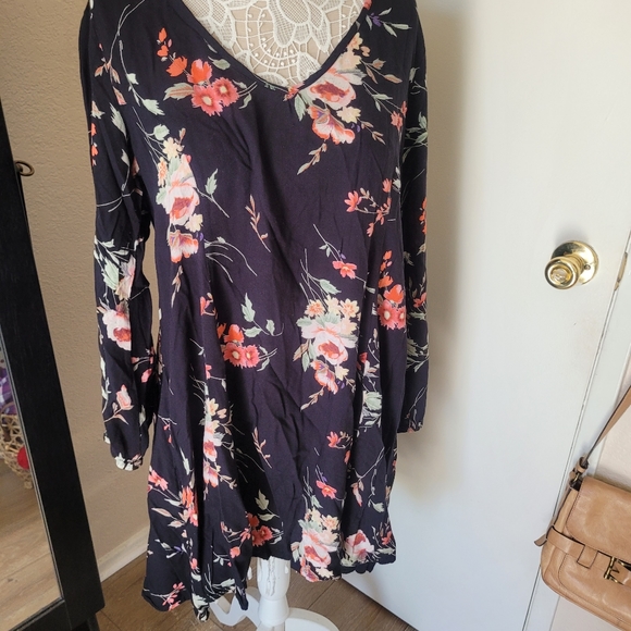 Floral dres- World Market with pocketw - Picture 2 of 6